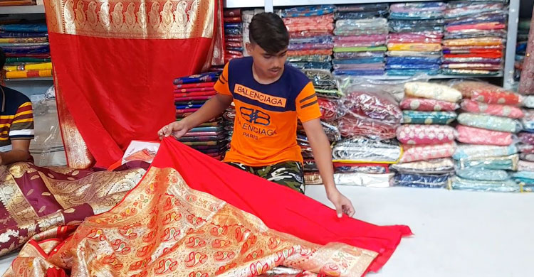 ঈদেও বেচাকেনা নেই ঈশ্বরদীর বেনারসী পল্লীতে