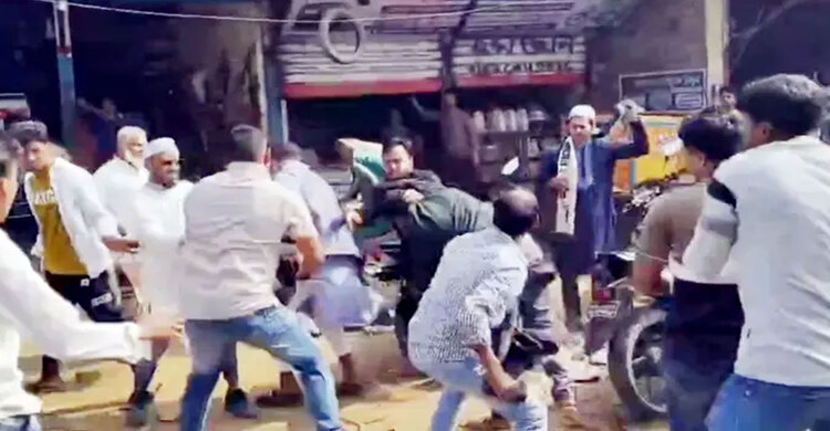 ফেসবুক স্ট্যাটাসকে কেন্দ্র করে জামায়াত-বিএনপির সংঘর্ষ