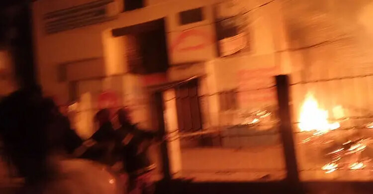 বাগেরহাটে ১৫ দোকান আ'গুনে পুড়ে ছাই