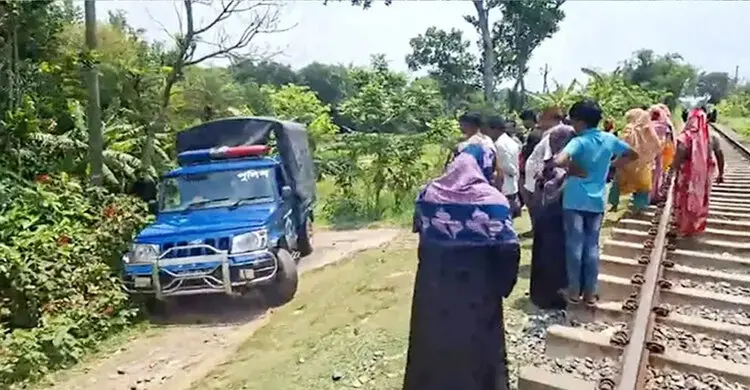 ফরিদপুরে নিখোঁজের ৬ দিন পর রেল লাইনের পাশে পাওয়া গেলো শিশুর মরদেহ