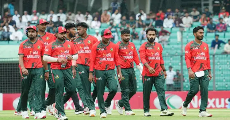 আশা জাগিয়েও হার বাংলাদেশের, সমতায় শেষ টি-টোয়েন্টি সিরিজ