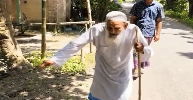দড়ি বেয়ে মসজিদে গিয়ে আজান দেওয়া ১২০ বছর বয়সের সেই বৃদ্ধ আর নেই