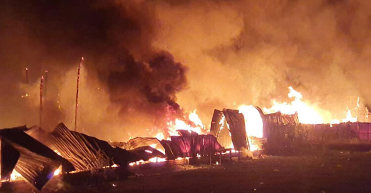 গাজীপুরে ঝুট গুদামে আগুন