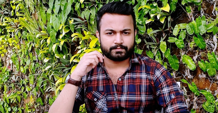 গানে গানে অনুপম সেনের পথ চলা