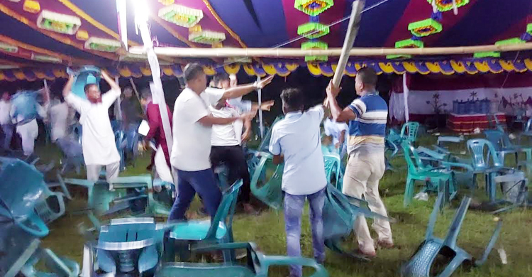 ধাওয়া-পাল্টা ধাওয়ায় সম্পন্ন চুয়াডাঙ্গা স্বেচ্ছাসেবক লীগের সম্মেলন