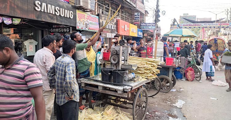 দাবদাহে রমরমা শরবত বিক্রি