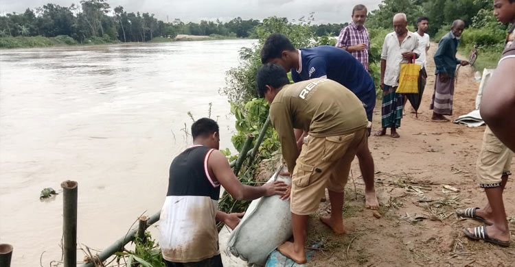 ধীরে কমছে মনুর পানি, বিপৎসীমার নিচে ধলাই