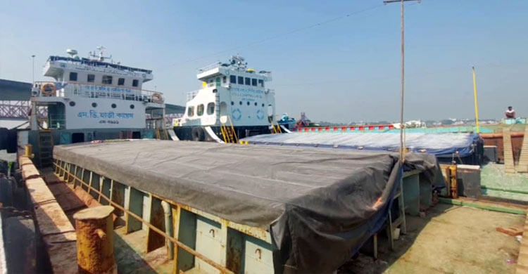 নৌযান শ্রমিকদের ধর্মঘটে অচল আশুগঞ্জ নদীবন্দর