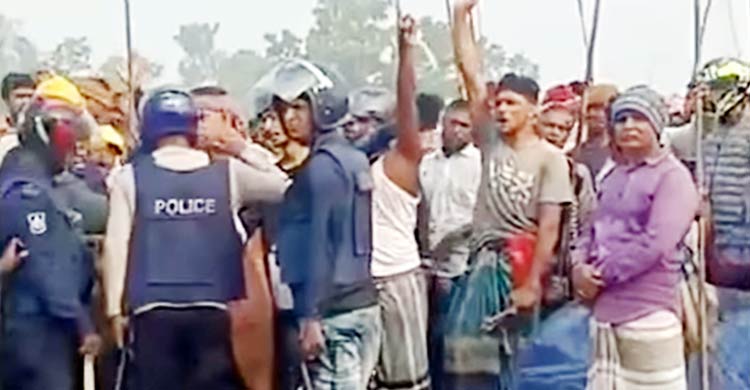 ফরিদপুরে দুই গ্রামবাসীর সংঘর্ষ, পুলিশসহ আহত অর্ধশতাধিক