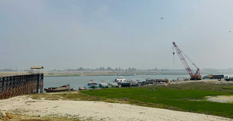 পলাতক থেকেও ঘাট দখলে রেখেছেন টুকুপুত্র রঞ্জন