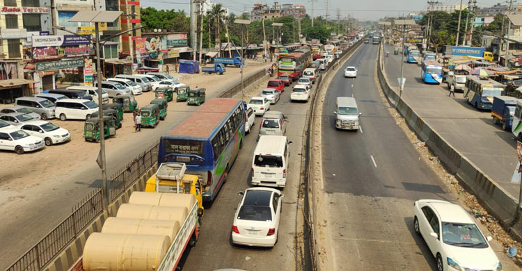 ঢাকা-চট্টগ্রাম মহাসড়কের ১৩ কিলোমিটার যানজট
