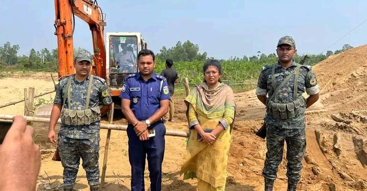 শেরপুরে বালু উত্তোলনের দায়ে ৪৮ ড্রেজার ধ্বংস, একজনের কারাদণ্ড