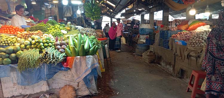 সপ্তাহের ব্যবধানে খুলনায় বেড়েছে সবজির দাম