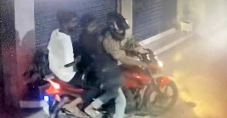 রাজধানীতে চাপাতি ঠেকিয়ে তরুণীর চেইন-ব্যাগ ছিনতাই, গ্রেফতার ১