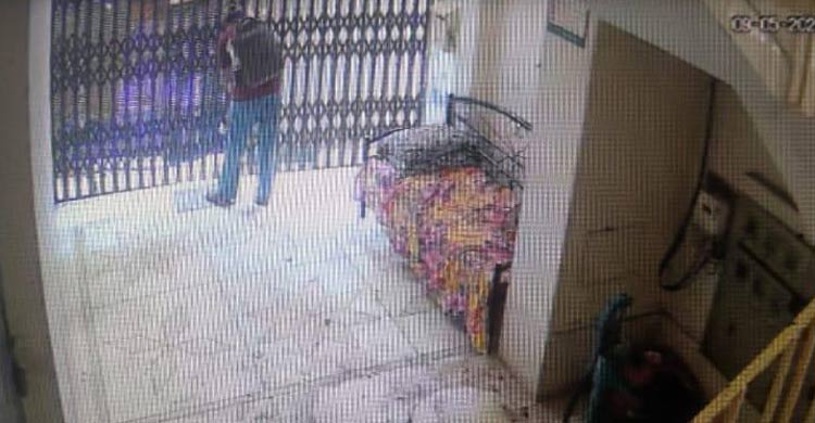 সাইকেল কিনতে এসে টাকা চুরি, দেখে ফেলায় দুই খালাকে খুন