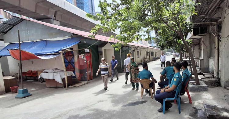 কর্মচারীদের দু’পক্ষের দ্বন্দ্ব, মারামারির পর থমথমে সচিবালয়