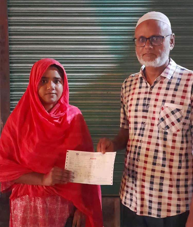 প্রফেসর বায়েজীদ বোস্তামীর মহানুভবতায় পরীক্ষার হলে শারমিন