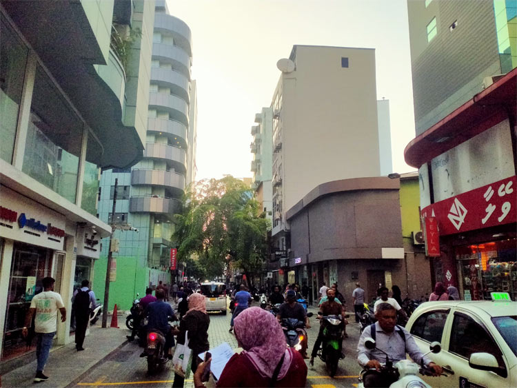 ১২০০ প্রবাল দ্বীপের দেশ মালদ্বীপ