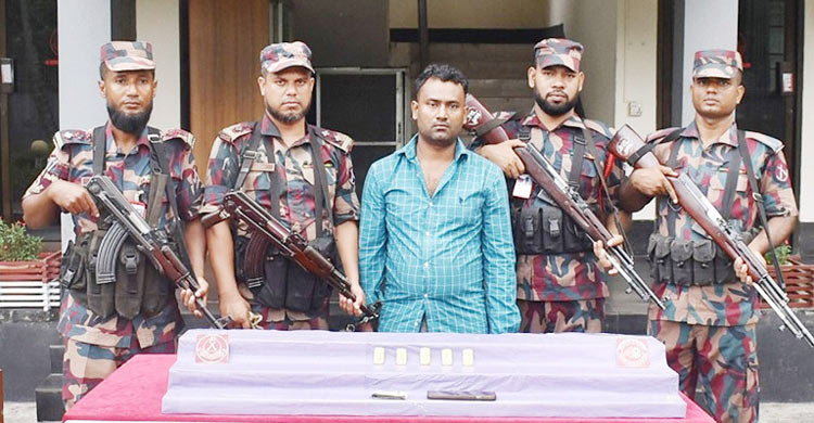 বেনাপোল সীমান্তে পাঁচ দিনে এক কোটি ৩০ লাখ টাকার চোরাই পণ্য জব্দ