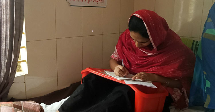 সন্তান প্রসব করে হাসপাতালের শয্যায় বসে পরীক্ষা দিলেন ঈশা