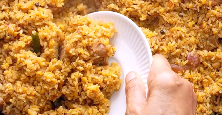 আশুরার ছুটিতে পাতে রাখুন ঝুরা মাংসের খিচুড়ি