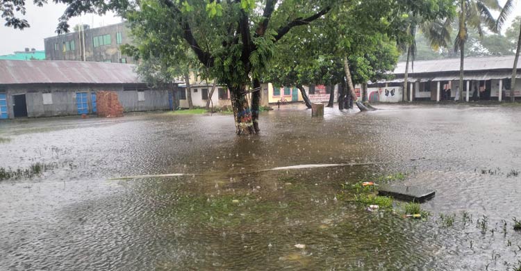 মাদরাসার মাঠ যেন জলাশয়