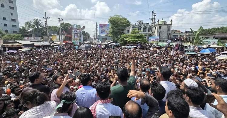 ভাগবাটোয়ারা লোভ দেখিয়ে আমাদের কেনা যাবে না: নাহিদ