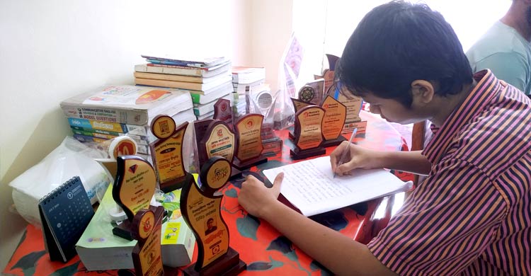 নটরডেম-বুয়েটে পড়তে চান এসএসসিতে দেশসেরা নিবিড়