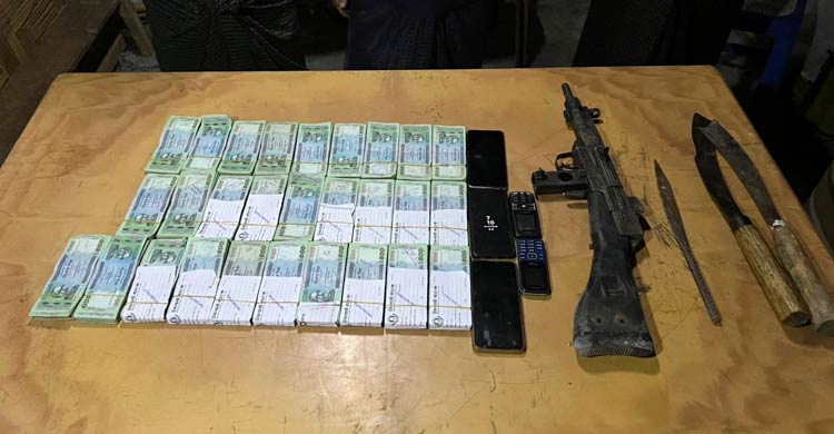 উখিয়ায় বিদেশি অস্ত্রসহ ৪ রোহিঙ্গা আটক