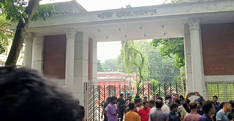 ফরিদপুর সার্কিট হাউজে পৌঁছেছেন এনসিপির কেন্দ্রীয় নেতারা