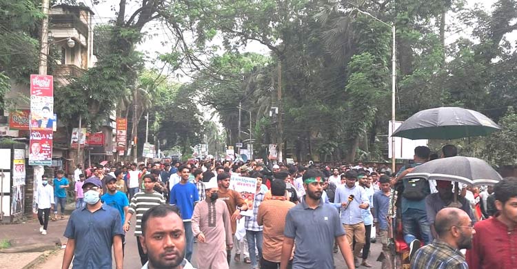 ফরিদপুরে এনসিপির পদযাত্রায় নেতাকর্মীর ঢল