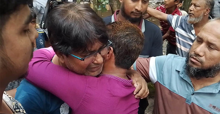 ছেলেরে ‘আইনস্টাইন’ বলে ডাকতাম, আমার সঙ্গে কেন এমন হলো?’