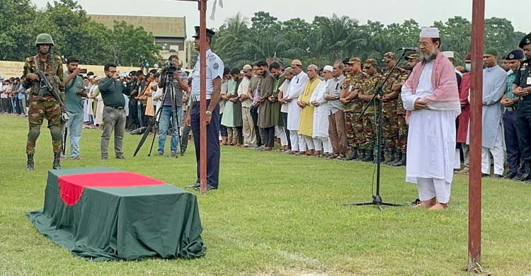 চোখের জলে শেষবিদায়, চিরনিদ্রায় শায়িত পাইলট তৌকির