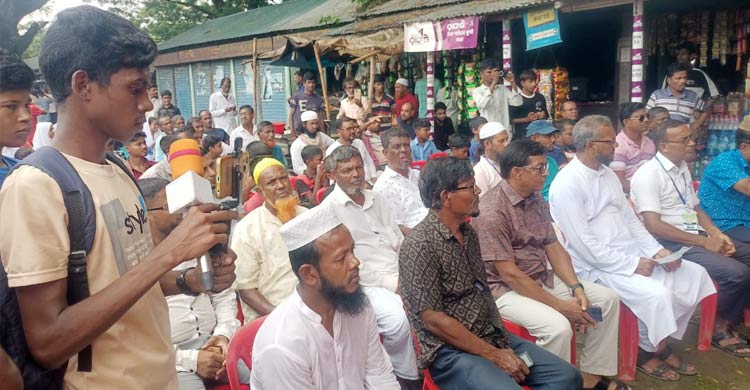 ঈশ্বরদীতে ট্রেনের যাত্রাবিরতির দাবিতে সমাবেশ