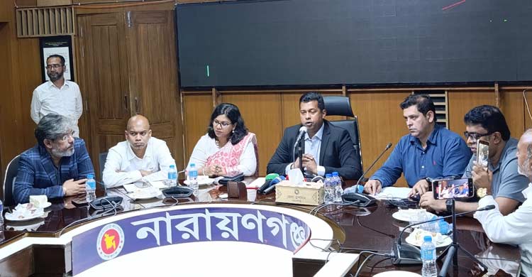 নারায়ণগঞ্জে যানজট নিরসনে ডিসির সঙ্গে ৪২ সংগঠনের বৈঠক