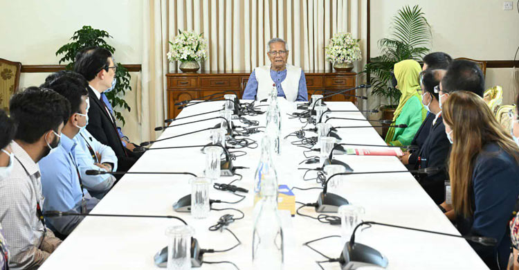 বিদেশি চিকিৎসক দলের প্রতি প্রধান উপদেষ্টার কৃতজ্ঞতা