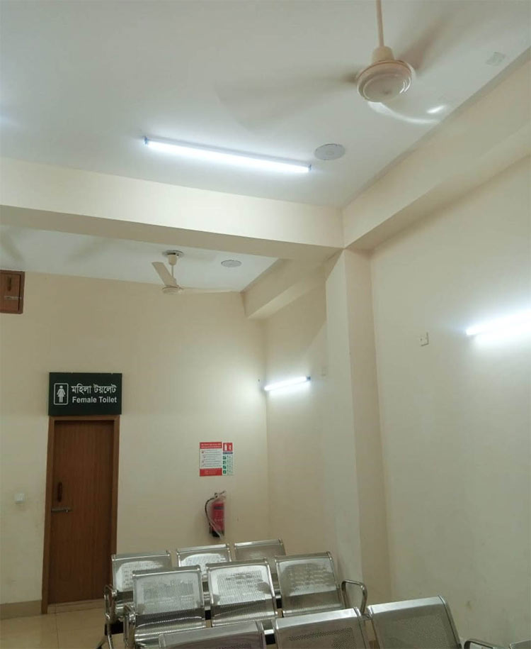 স্টেশনের খুলে নেওয়া সেই ফ্যান লাগিয়ে দিয়েছে রেলের বিদ্যুৎ বিভাগ