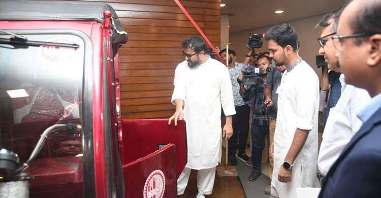 রিকশাচালকদের প্রশিক্ষণে ল্যাপটপ ব্যবহার, ব্যয় ৬ কোটি টাকা