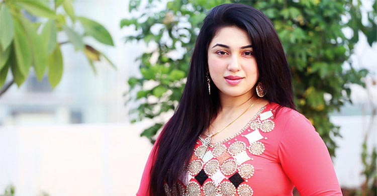 অবশেষে শাকিব-বুবলীর রোমান্স নিয়ে মুখ খুললেন অপু