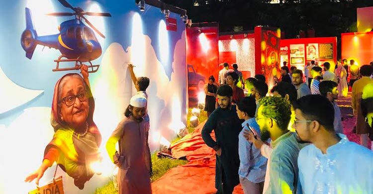 বাধার মুখেও শিবিরের কর্মসূচিতে দর্শনার্থীর ঢল