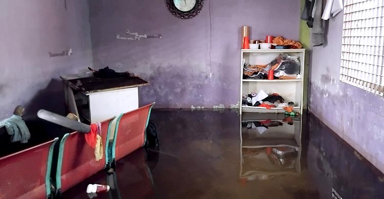 দখল-দূষণে খাল ভরাট, মাসের পর মাস পানিবন্দি অর্ধ লক্ষাধিক মানুষ