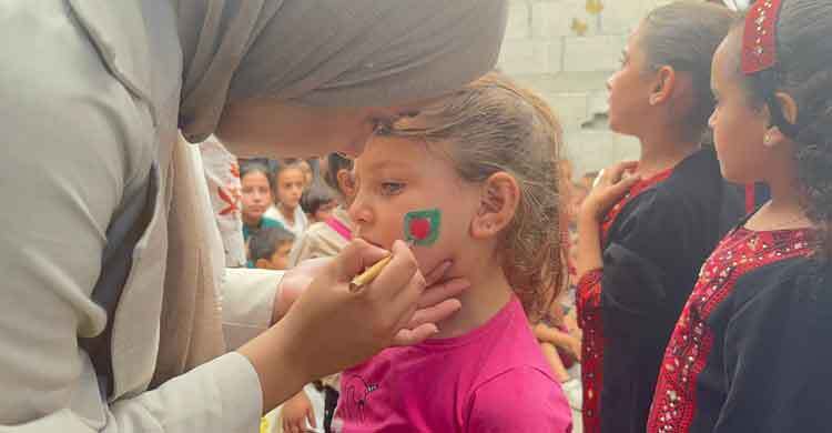 যুদ্ধবিধ্বস্ত গাজার শিশুদের মনস্তাত্ত্বিক সহায়তায় বাংলাদেশিরা