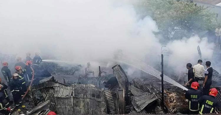মহাখালীর সাততলা বস্তির আগুন নিয়ন্ত্রণে