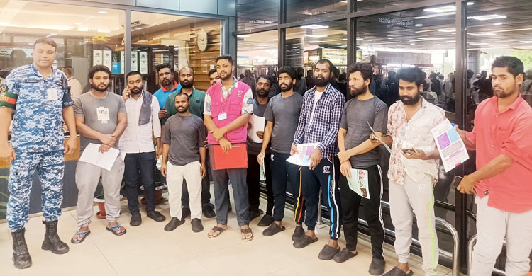 এজেন্সির প্রতারণার শিকার সৌদি প্রবাসীরা ফিরছেন নিঃস্ব হয়ে