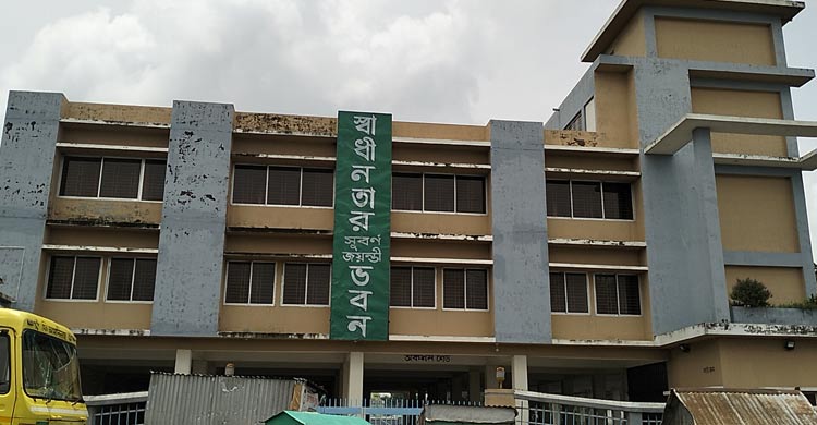 শর্তে আটকে পড়ে আছে ২১ কোটি টাকার মৎস্য অবতরণ কেন্দ্র