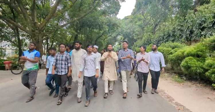 চবিতে ছাত্রদল-শিবিরের পাল্টাপাল্টি অবস্থান কর্মসূচি