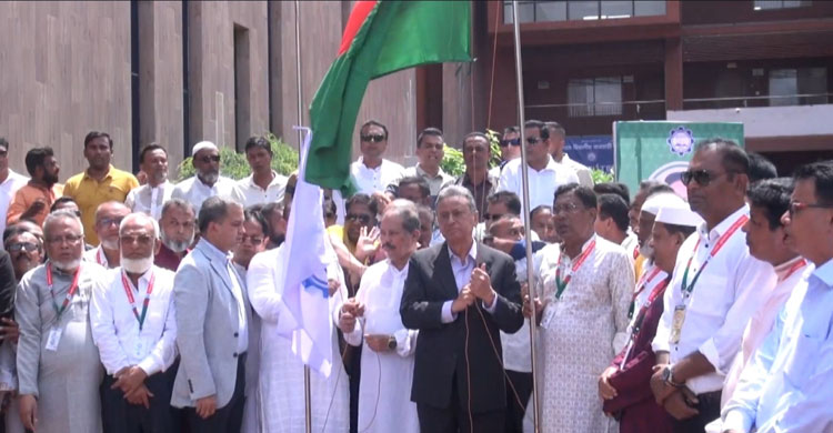 অনির্বাচিত সরকারের ব্যাপারে কোনো মন্তব্য করতে চাই না