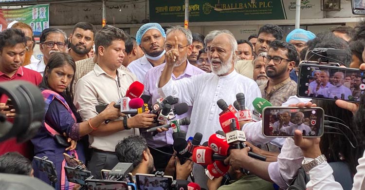 নুরের ওপর হামলা জনগণ মেনে নেবে না: মঈন খান