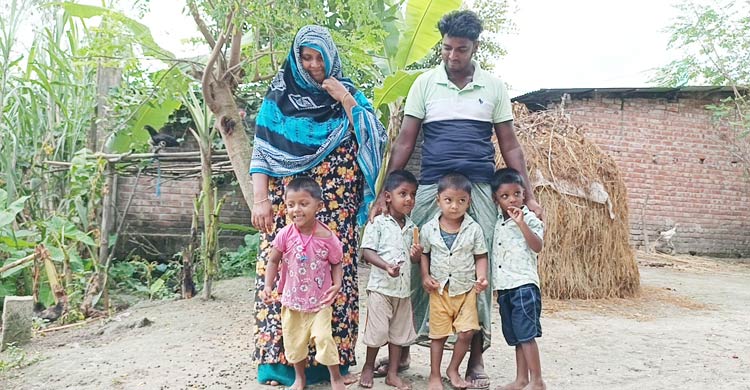 জন্মদিনে প্রথমবারের মতো কেক কাটলো একসঙ্গে জন্মানো সেই চার শিশু