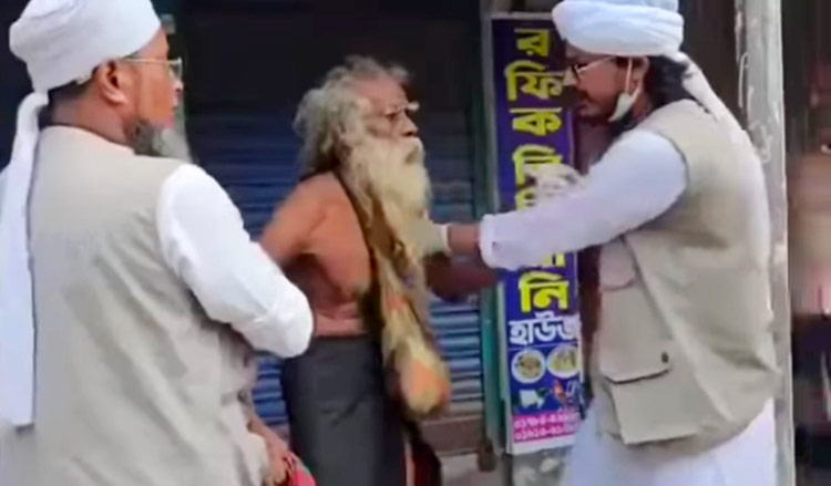 ঘরবন্দি জীবন কাটাচ্ছেন আল্লাহর কাছে বিচার দেওয়া সেই বৃদ্ধ